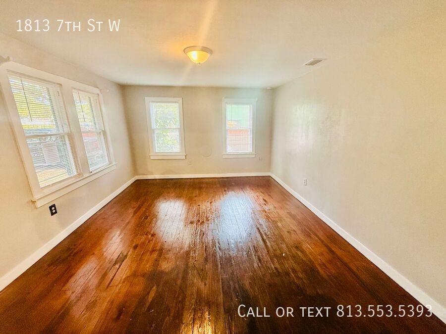 1813 7th St W - Photo 3 of 24