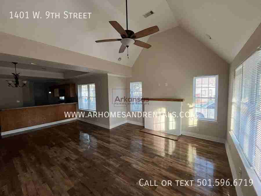 1401 W 9th St - Photo 2 of 12