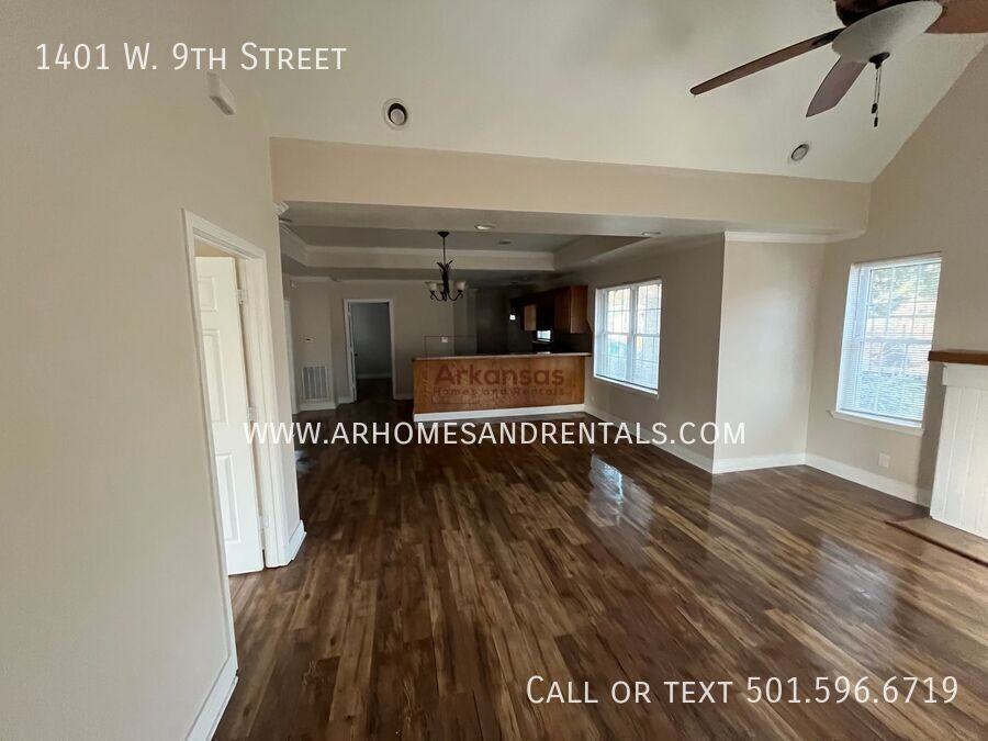 1401 W 9th St - Photo 3 of 12