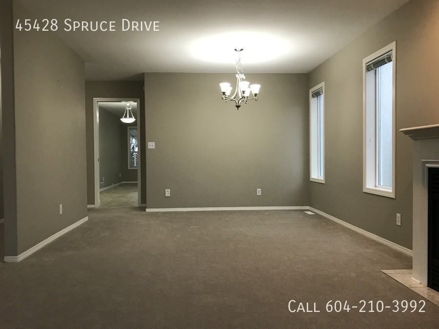 45428 Spruce Dr - Photo 5 of 17