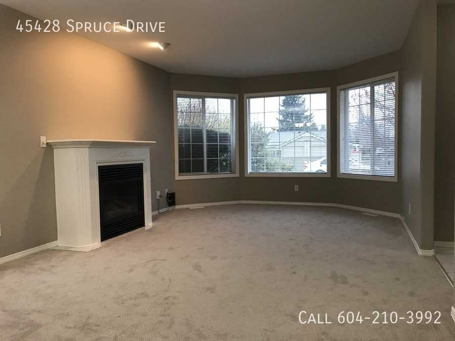 45428 Spruce Dr - Photo 6 of 17