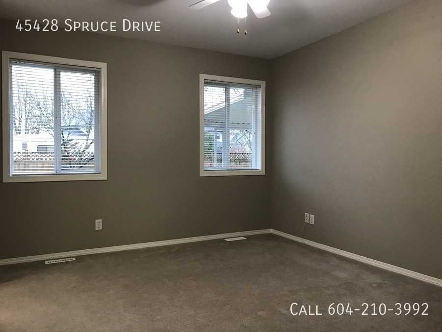 45428 Spruce Dr - Photo 7 of 17