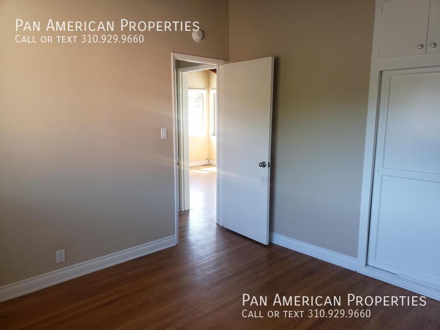 1321 Roycroft Ave #6 - Photo 5 of 18