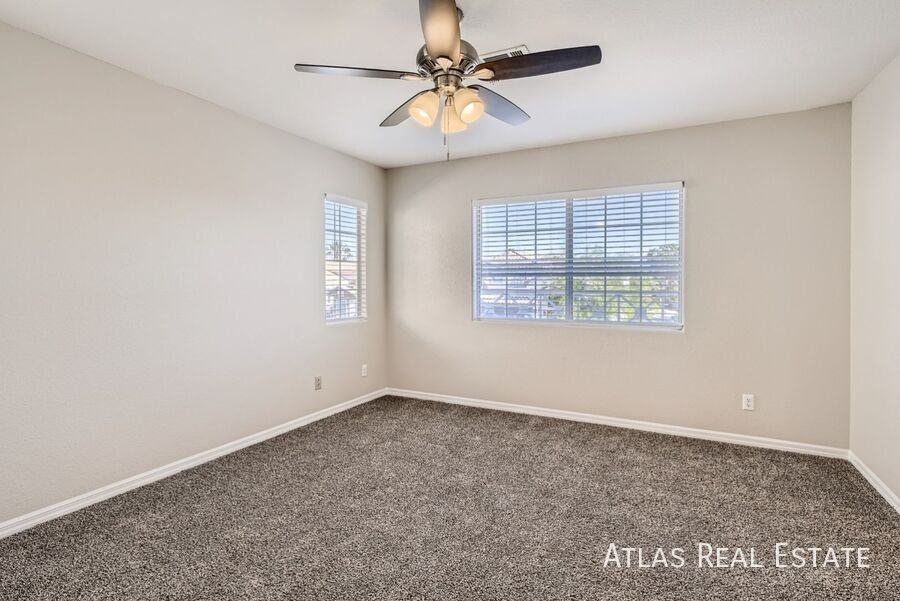 7875 Constantinople Ave - Photo 4 of 32