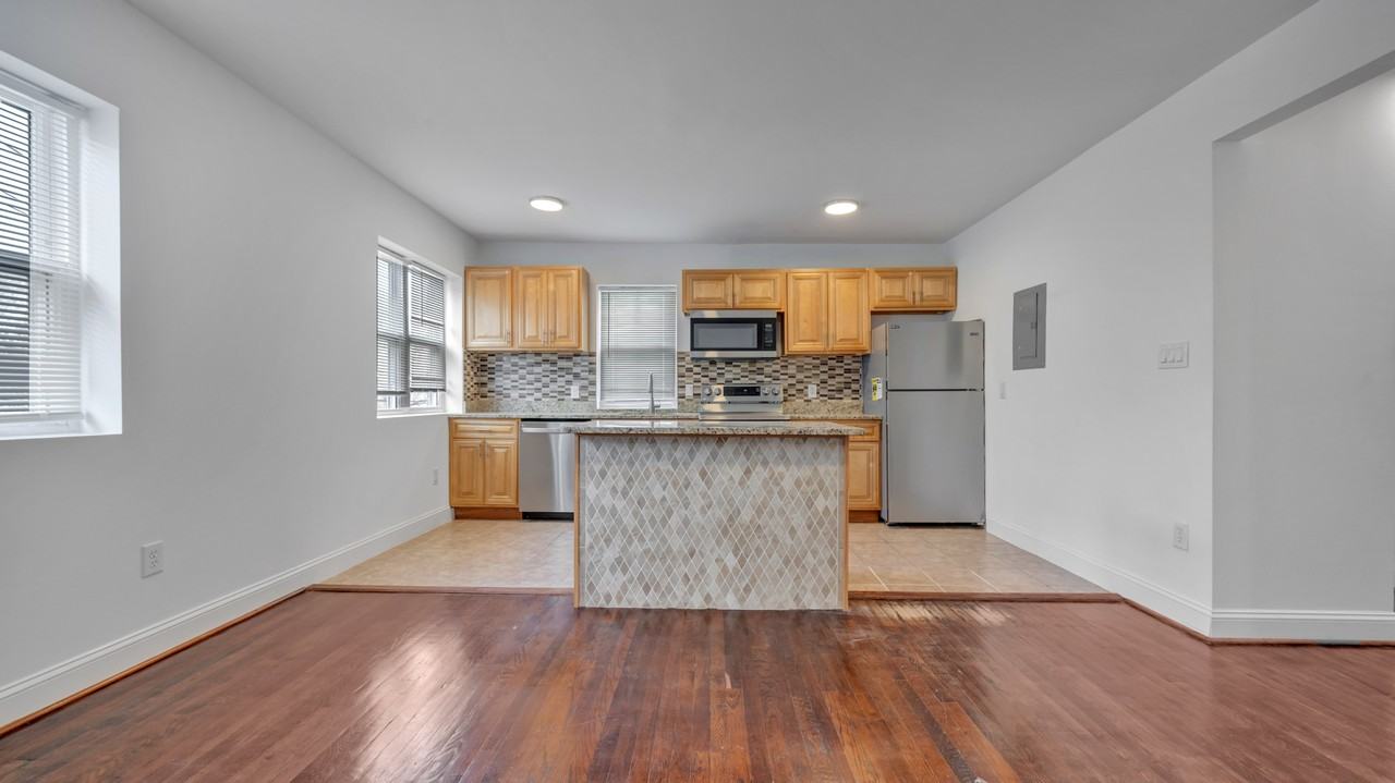 166 Joliet St Sw Unit A - Photo 3 of 13