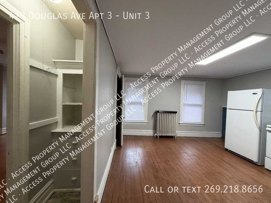 429 Douglas Ave Apt 3 #3 - Photo 5 of 14