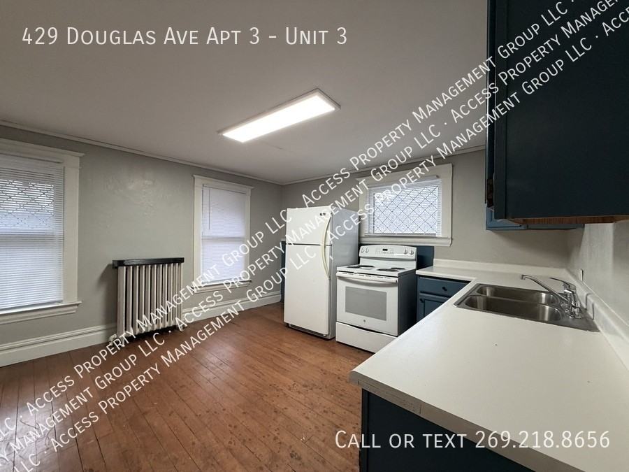 429 Douglas Ave Apt 3 #3 - Photo 6 of 14