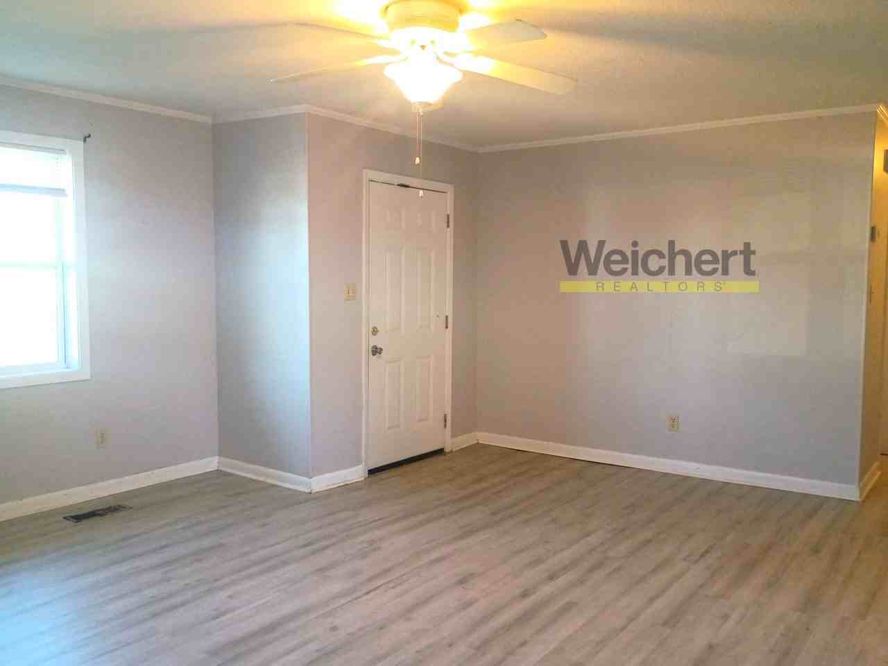 907 S 7th St - Photo 3 of 12