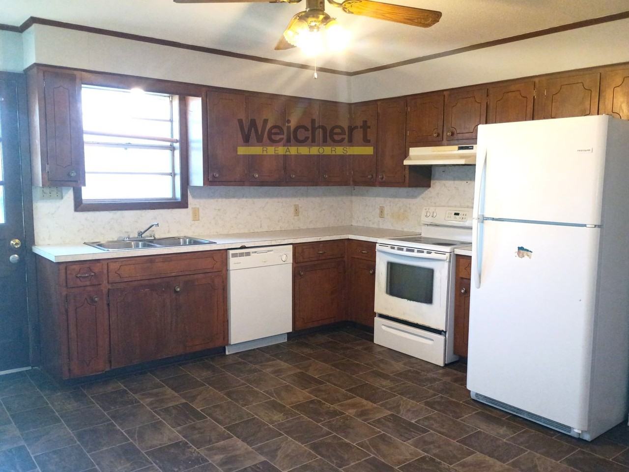 907 S 7th St - Photo 5 of 12