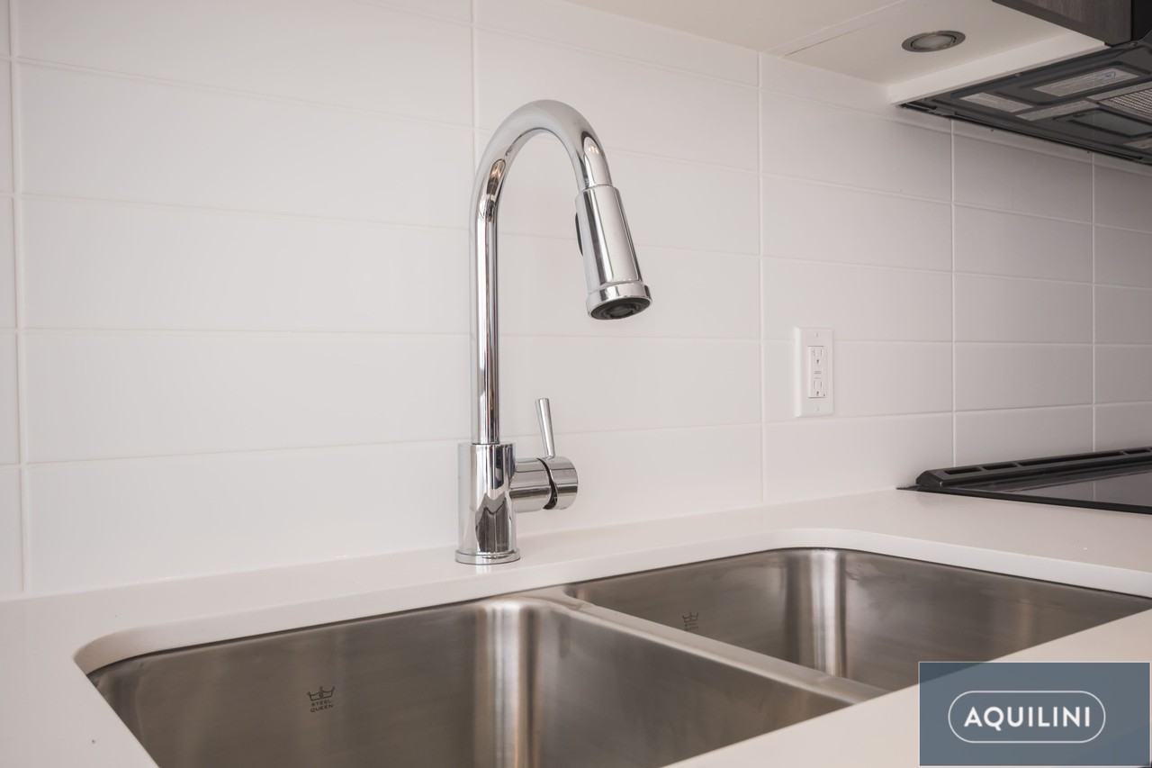 685 Pacific Blvd #704 - Photo 4 of 8