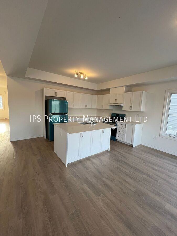 47 Bradden Cres - Photo 2 of 14