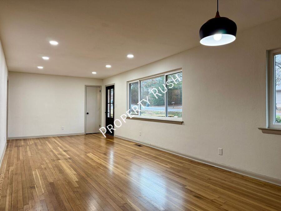 3906 Forest Highland Cir - Photo 7 of 37