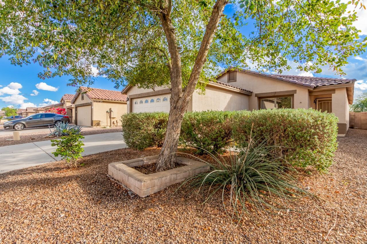 597 W Casa Mirage Dr - Photo 3 of 44