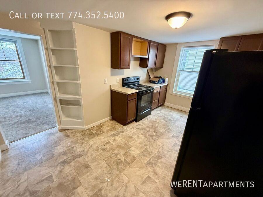 167 S Main St #B - Photo 4 of 6