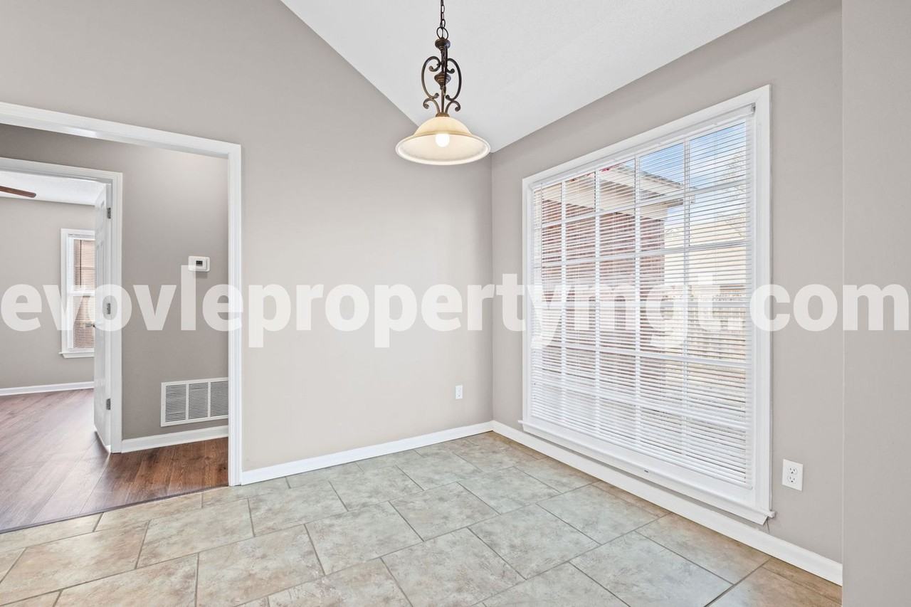 4431 Boone Manor Dr - Photo 7 of 21