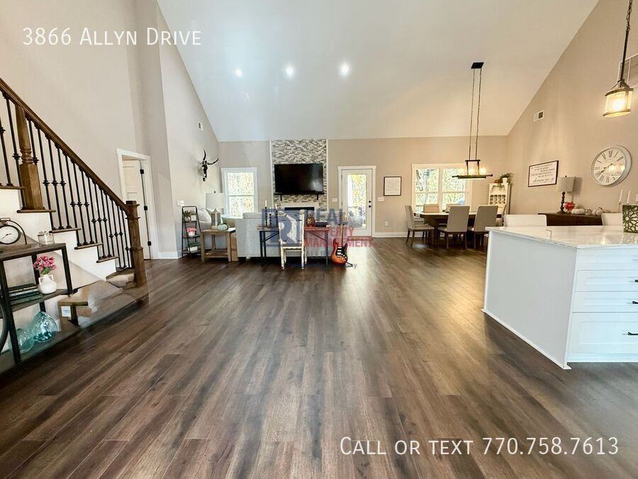3866 Allyn Dr Nw - Photo 3 of 27