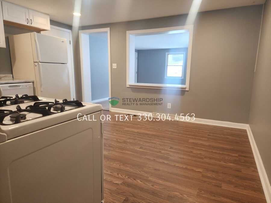 1107 Field St Nw - Photo 2 of 21