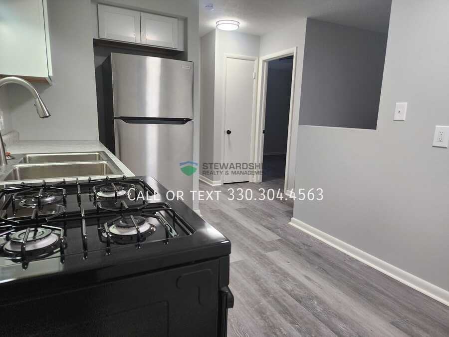 2557 Edwin Ave - Photo 3 of 20