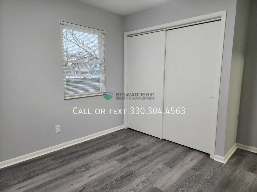 2557 Edwin Ave - Photo 5 of 20