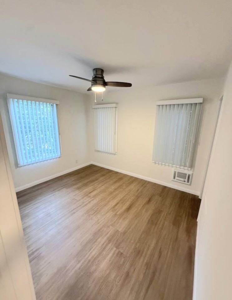 1833 Grace Avenue - Photo 7 of 23