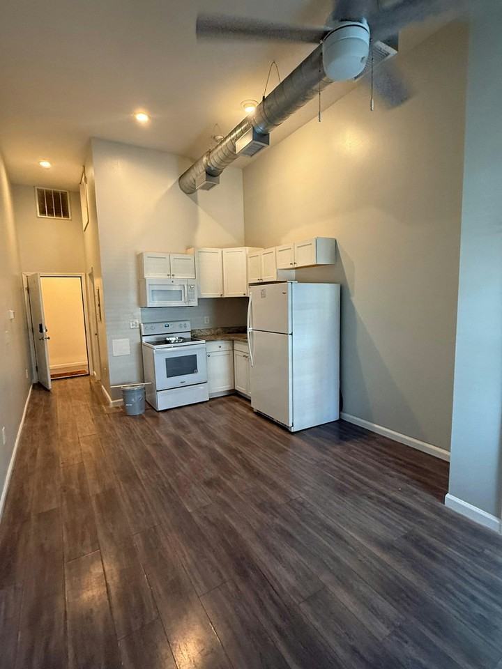 624 Washington Street, Unit 3 - Photo 3 of 12