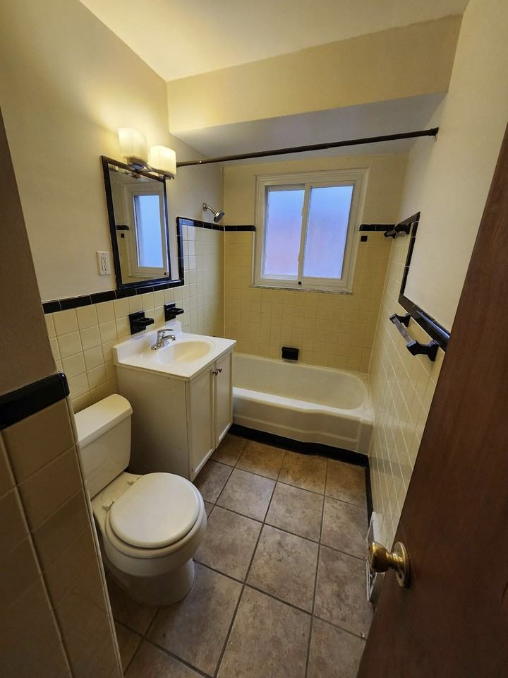 24750 Lakeshore Boulevard, Unit DN - Photo 7 of 11