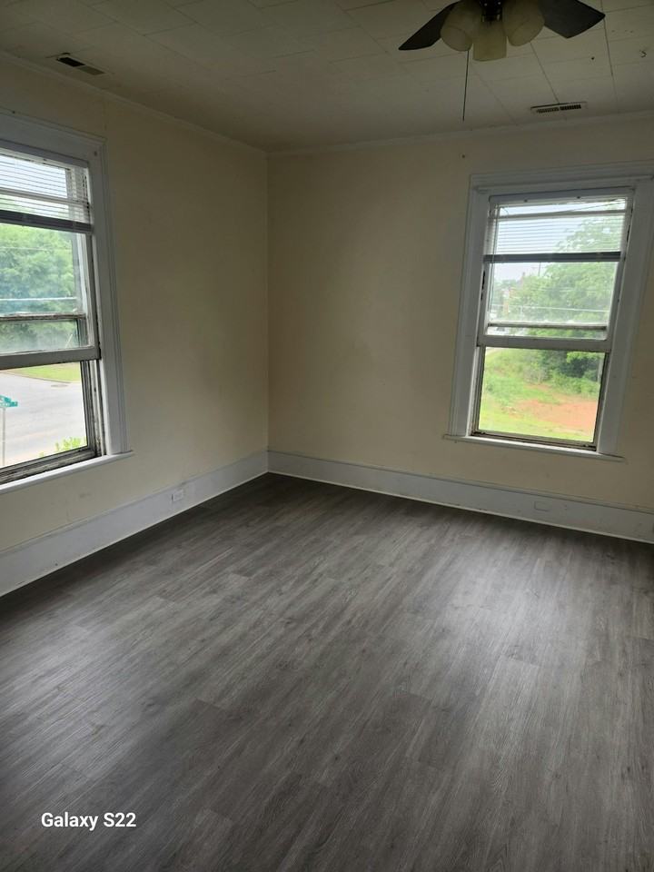 302 Dahl Street, Unit C - Photo 5 of 21