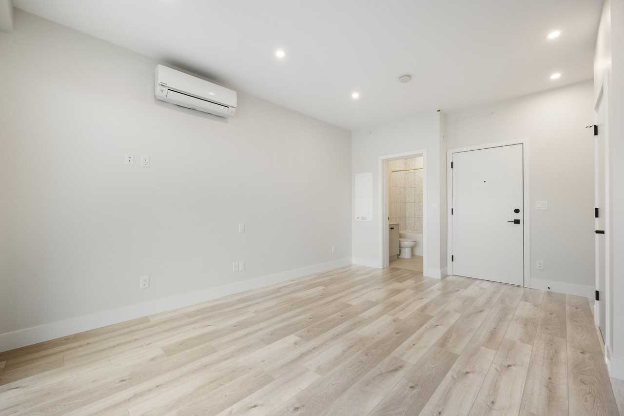 45505 York Building B - Photo 3 of 10