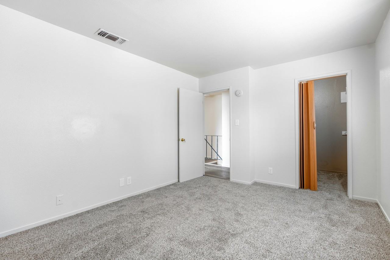 2750 West Fairmont Avenue, Unit 103 - Photo 4 of 7