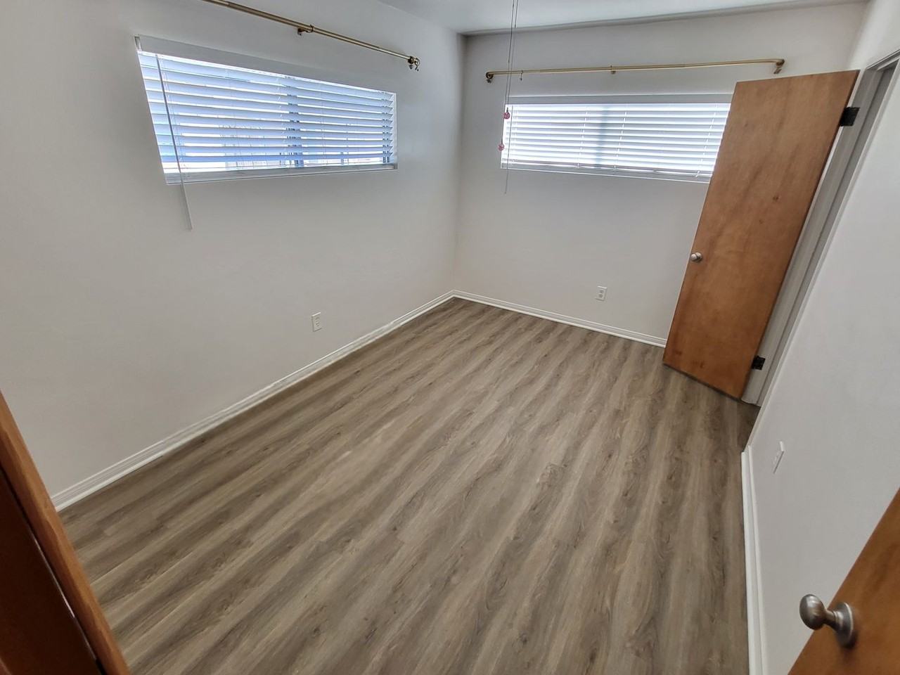 5016 W 137th St - Photo 7 of 31