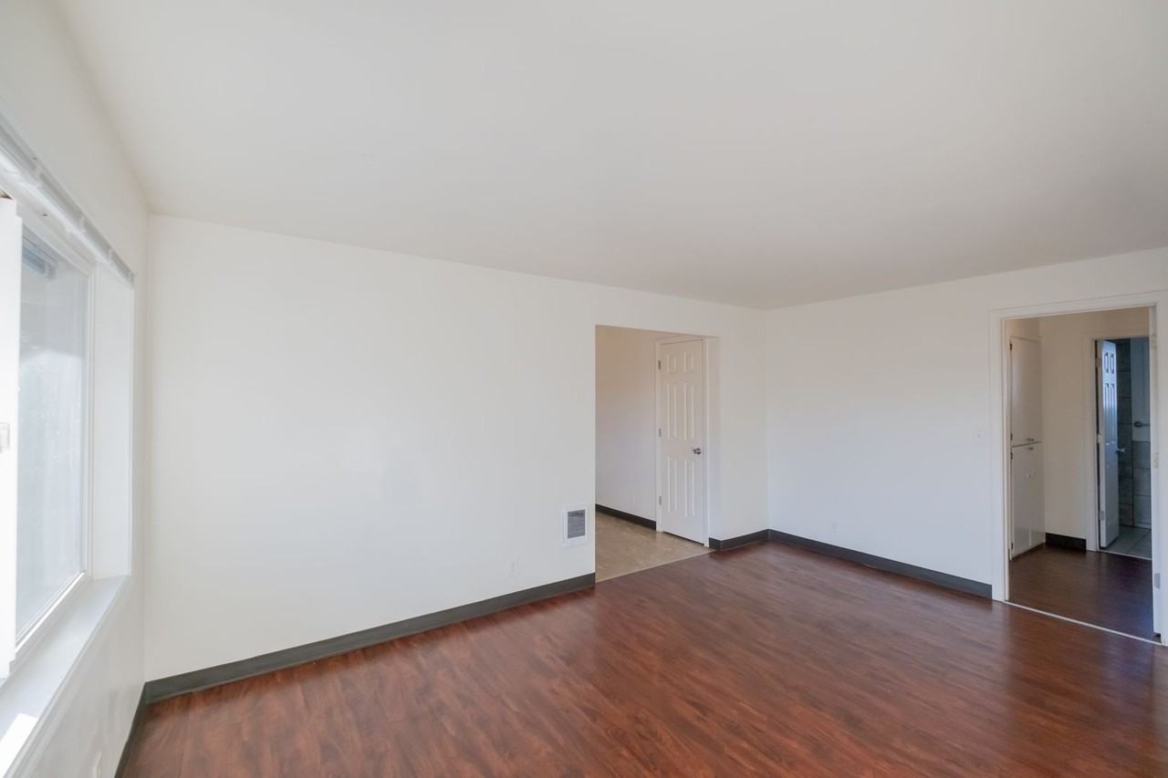 541-Main West - Photo 3 of 33