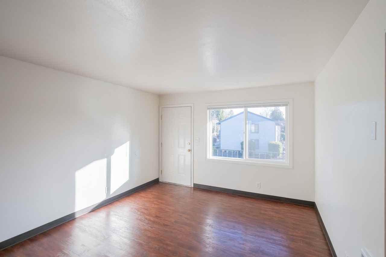 541-Main West - Photo 4 of 33