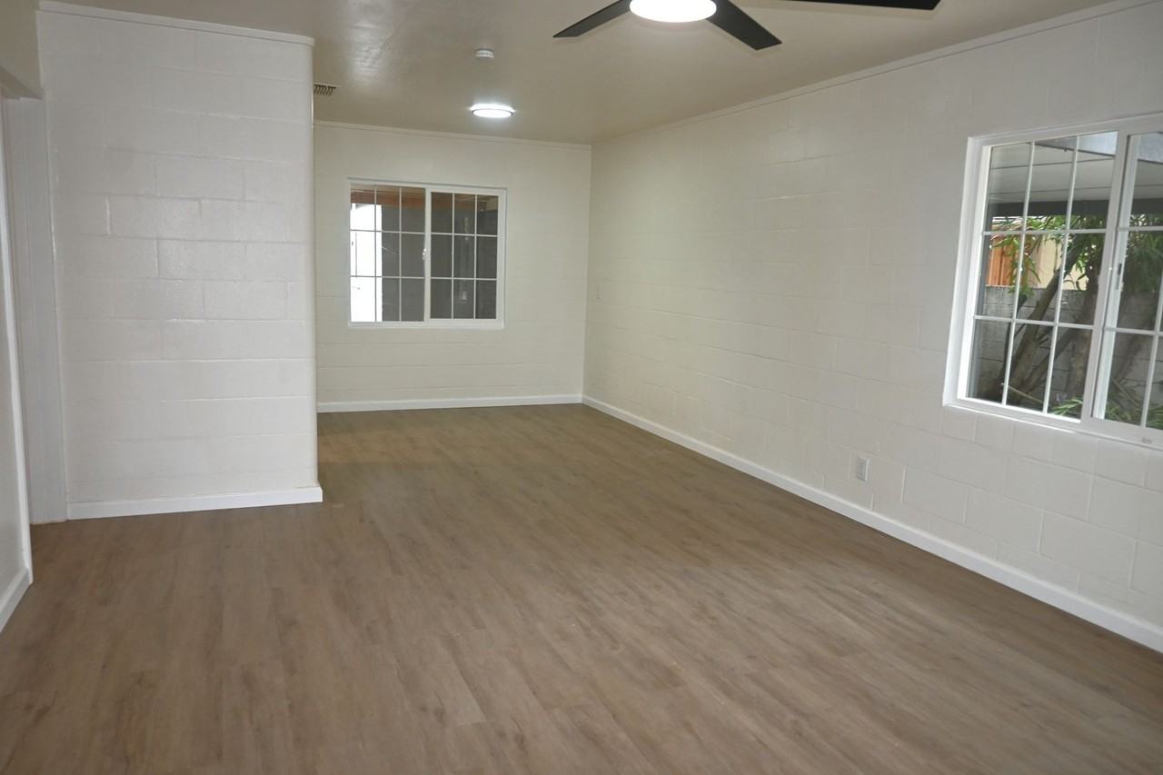 5206 61st St - Photo 3 of 21