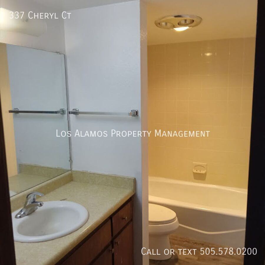 337 Cheryl Ct - Photo 4 of 8