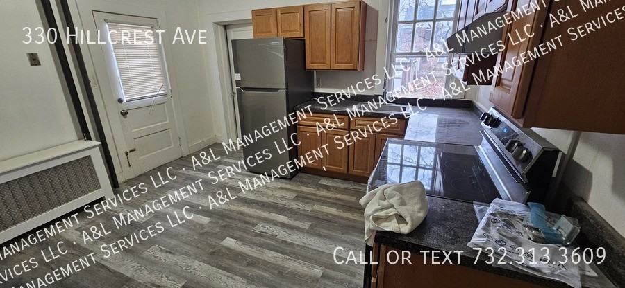 330 Hillcrest Ave - Photo 6 of 19