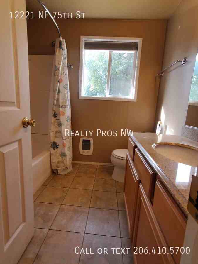 12221 Ne 75th St - Photo 6 of 14