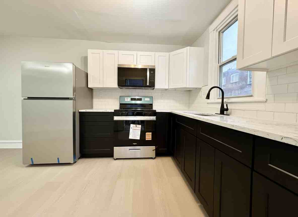 7116 Seaford Rd - Photo 4 of 14