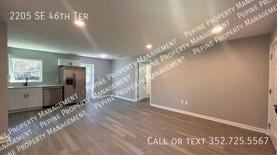 2205 Se 46th Ter - Photo 4 of 26