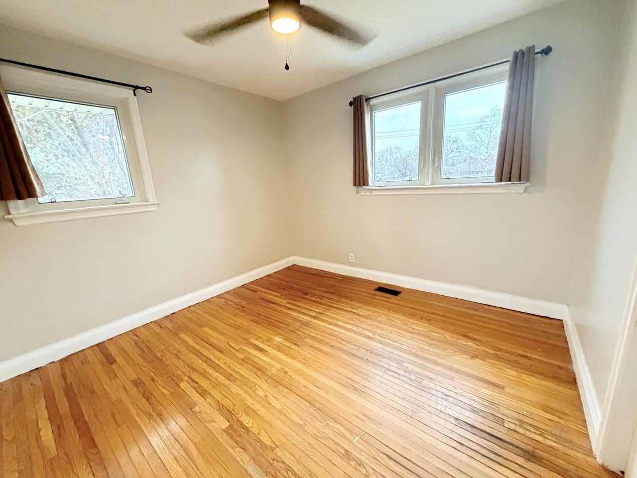 31 Tunis Ave - Photo 3 of 11