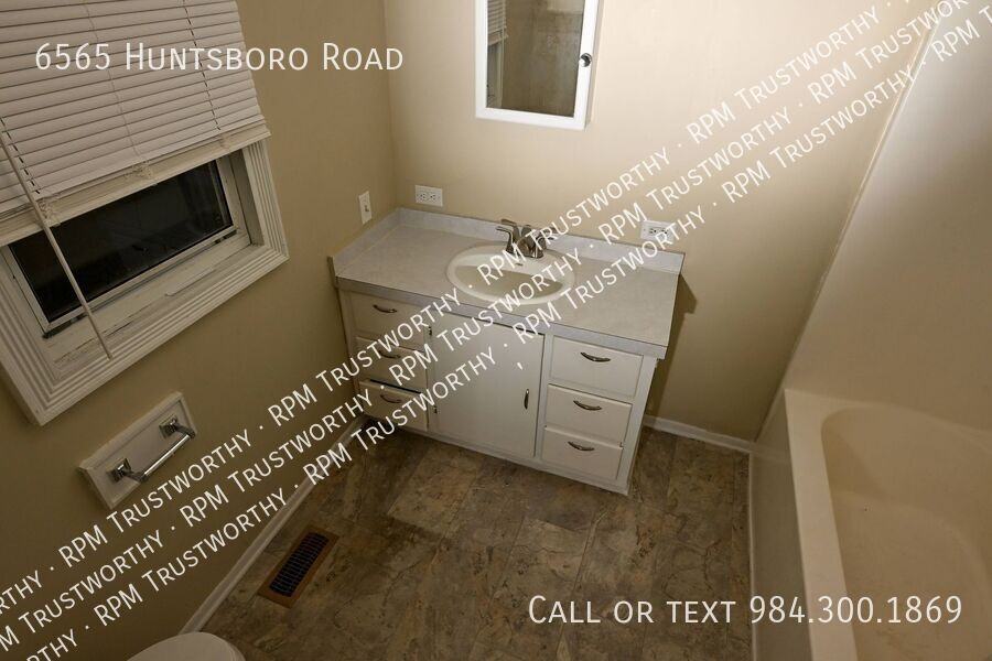 6565 Huntsboro Rd - Photo 4 of 19