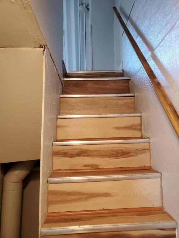 48 Rumbold Ave #4 - Photo 6 of 10