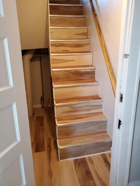 48 Rumbold Ave #4 - Photo 7 of 10