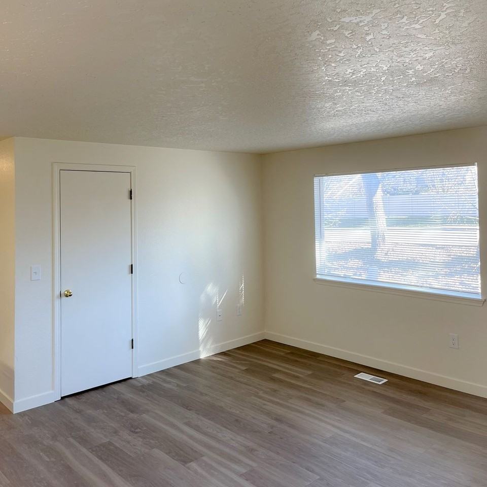 3185 S Apple St #203 - Photo 4 of 21