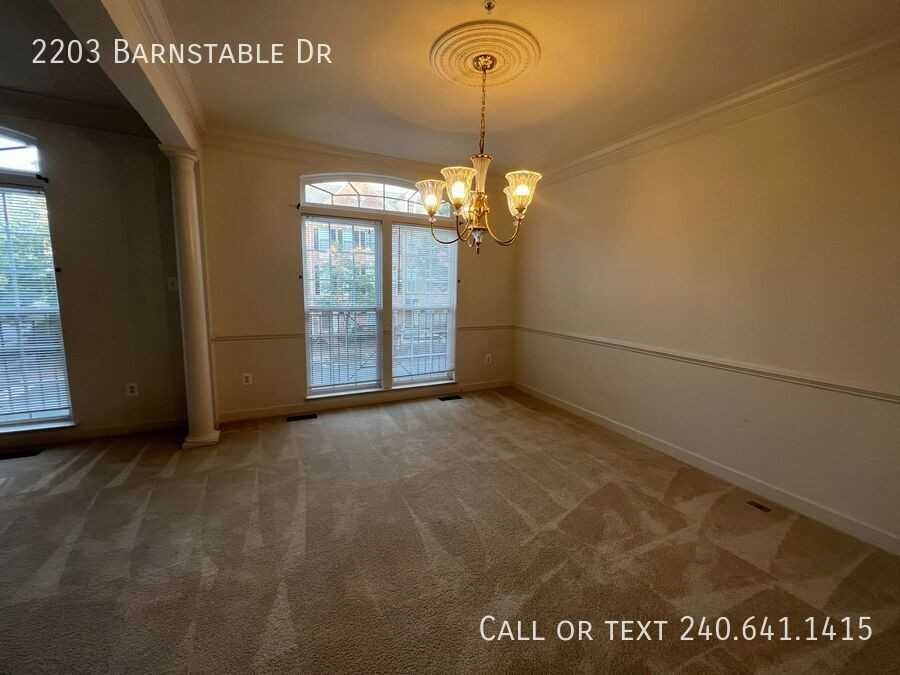 2203 Barnstable Dr - Photo 3 of 41