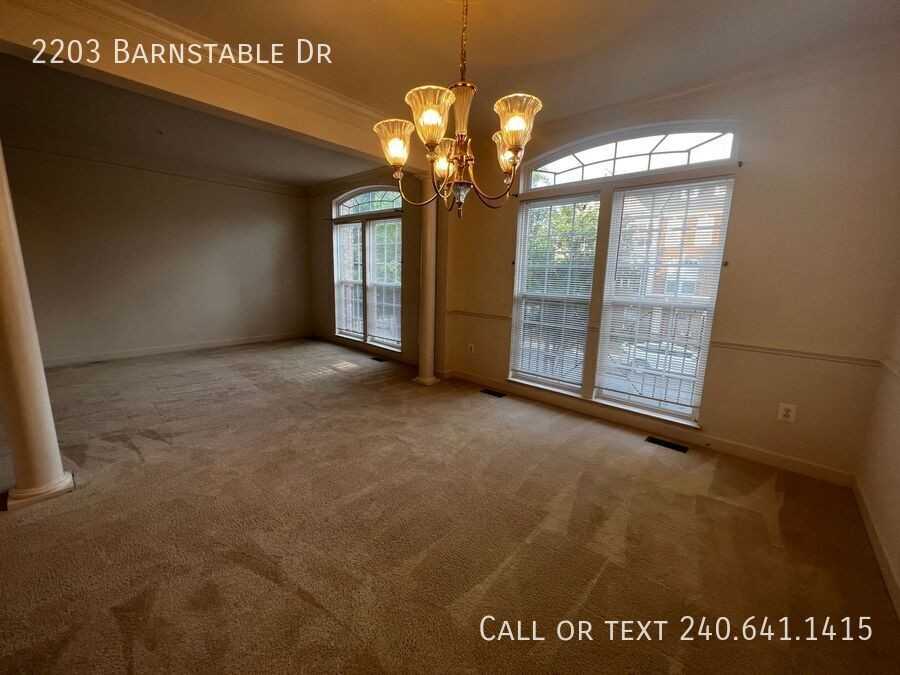 2203 Barnstable Dr - Photo 4 of 41