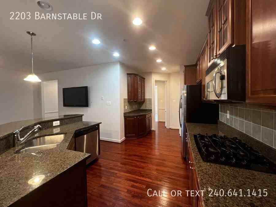 2203 Barnstable Dr - Photo 6 of 41