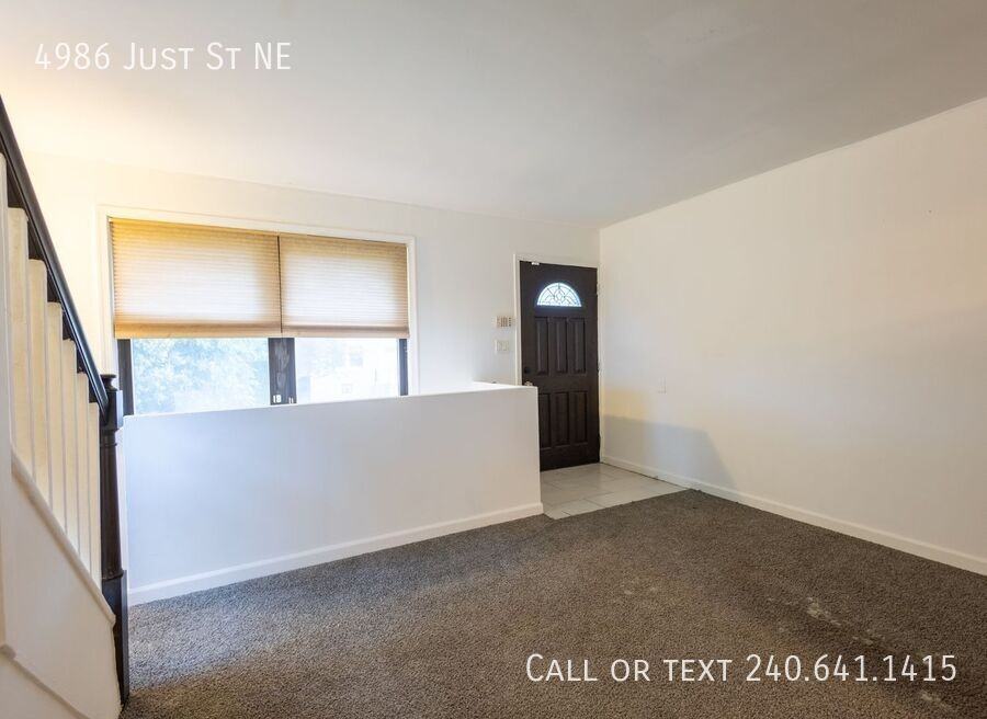 4986 Just St Ne - Photo 2 of 16