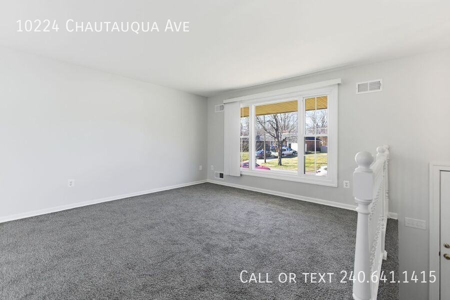 10224 Chautauqua Ave - Photo 2 of 30