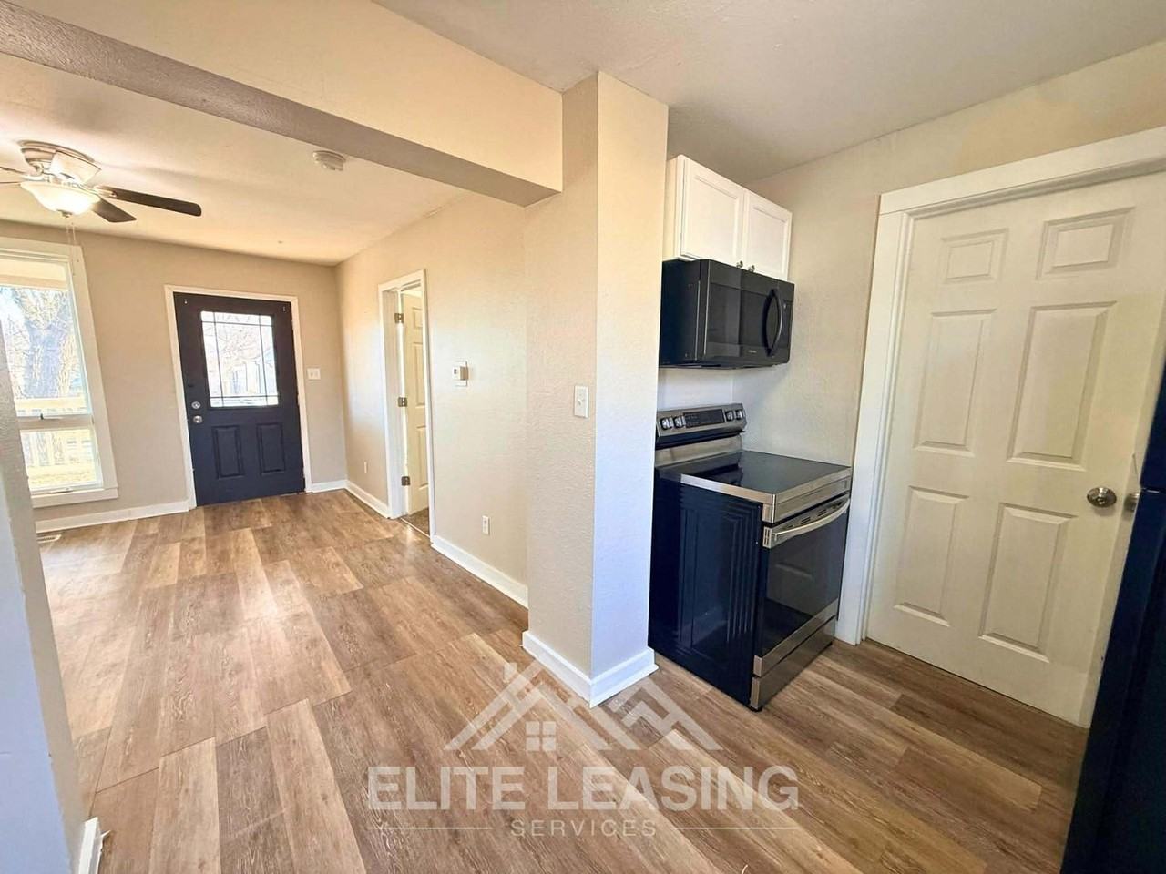 1027 Sw Woodward Ave - Photo 3 of 8