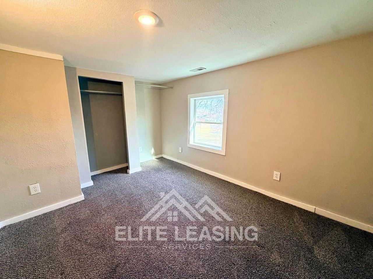 1027 Sw Woodward Ave - Photo 6 of 8